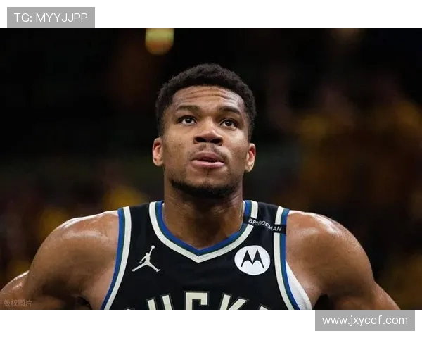 密尔沃基雄鹿全力迎战劲敌，赛季关键战役全面分析与展望